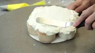 How to Make a Pull-Apart Cupcake Cake : Cake Recipes