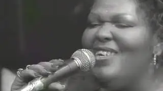 QUEEN YAHNA BAND.       LIVE.       CHRISTMAS BLUES