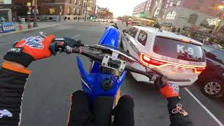 YZ125 WHEELIES IN CITY TRAFFIC!