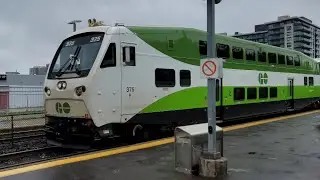 (Express) (10 Cars) GO 7713 - 375 With 639 At Danforth