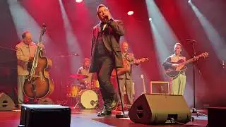 Lou Cifer with the Barnshakers, live 2024