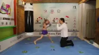 Menina boa de briga