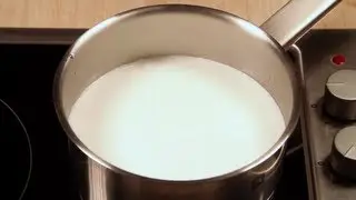 Was tun, damit Milch im Topf nicht anbrennt?