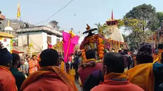 (मुनि महाराज जी की देवरा यात्रा), अपने द्यूका में पहुंच कर भक्तजनों को दिये दर्शन तथा आशीर्वाद।
