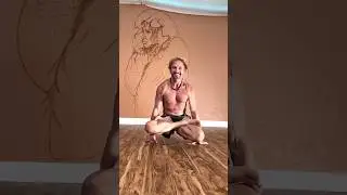 Floating Lotus Pose -Bret 💫✨🌟 #Yoga #YogaPoses #Lotus #FloatingLotus #LotusPose