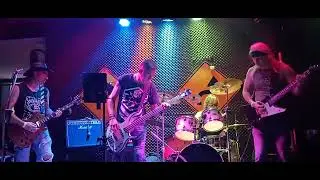Rocking in the free world - Rock Radio no Burnout, 18/05/2024