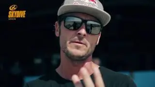 Базовый прыжок в вингсьюте от Седрика Дюмона из Red Bull на Skydive Spain