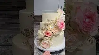 Wedding Cake 🎂💫#smallbuiness #fypシ゚viral #cakedecorating #parati #weddingcakeideas