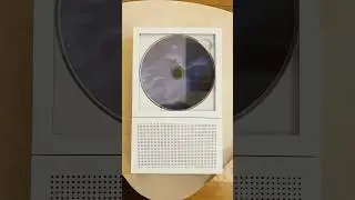 MINIMALIST CD PLAYER