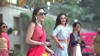 Groom&rsquo;s gorgeous Sisters Dance Performance