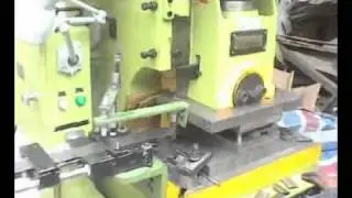 (WA:+8618621323471) (PET strap seal & clips machine) Strapping seal making machine installing