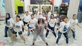 HELLO DANGDUT - RITA SUGIARTO | Dangdut | Zumba | Edita Febriana