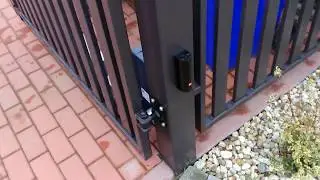 Bft Ultra Kustos. Napęd do bramy skrzydłowej.