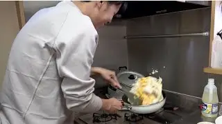 りょう、旧スタジオでチャーハンを作るの会