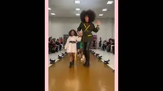 Bibi Flor no Desfile Brazilian Fashion Week Kids - BKFW 2023. Recebeu o certificado de Embaixadora