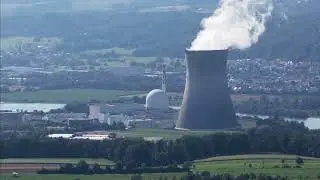 Science time - What is nuclear fusion? Explaining the differences between fission and fusion.