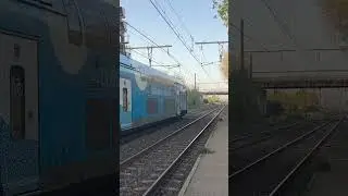 D&eacute;part d&rsquo;un um3 de 2nng en gare de bollene la croisi&egrave;re (train extra-long) #train #spot #sncf #2nng