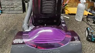 ¿Cómo cambiar el cable de una vacuum Kenmore upright. 