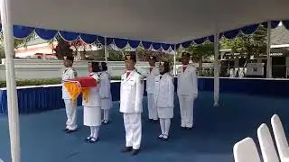 Pengibaran Bendera Merah Putih Dari Anggota Paskibra Sekolah Bina Bangsa Mandiri.