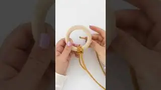Continuous Lark&rsquo;s Head Knot (on a wooden ring) Tutorial #macrametutorial #macrame #larksheadknot