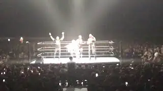 WWE Live London 2017 - Elias sings wonderwall with The club and Bo Dallas