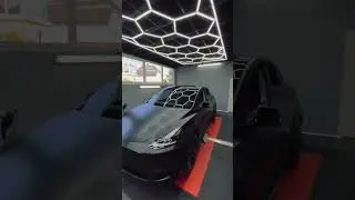 Tesla Model Y Schwarz Satin