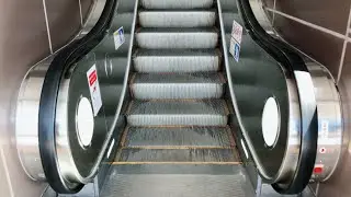 【エスカレーター フジテック製】JR西日本 彦根駅 改札外 東口(南側) FUJITEC Escalator at JR West Japan Hikone Station in Japan