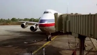 Philippine Airlines DC-10 and 747-200 in Manila (1985)