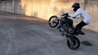 Zontes zt 125 u wheelie practice