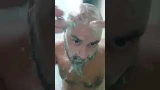a careca - #careca #gilette #horadobanho #barba #barbudo #lifestyle #timeline #beardstyle #bald