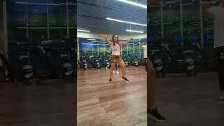 EARLY MORNING DANCE HAPPY HOLIDAYS 🎉 #goodmorning #dance #exercise 