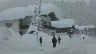 Bayern und Österreich: Schneechaos sorgt weiter für Behinderungen im Süden
