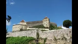 Exploring R&acirc;șnov Citadel: A Majestic Fortress in the Heart of Transylvania.