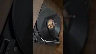 Montgomery Ward Airline 33 record player