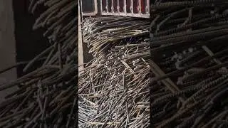 Cutting iron scraps machine