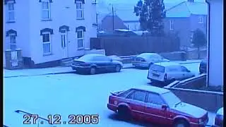 Snowing - 27th December 2005