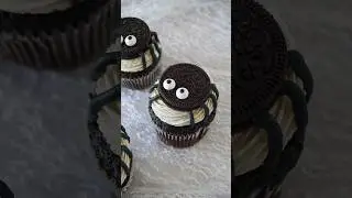 Easy Spider Oreo Cupcake Decorating Idea 🖤
