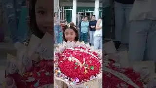 Felicidades ala princesa que cren que le regalaron una bicicleta 