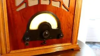 Wifi and Bluetooth speaker system 1932 T&eacute;cal&eacute;mit model T40 vintage radio.  