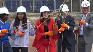 Eerste paal geslagen van nieuwe vleugel Rijnlands Lyceum Wassenaar (28 augustus 2023)