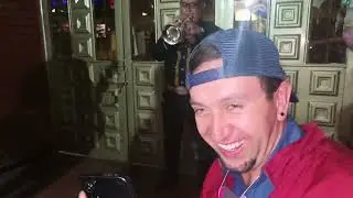 Para Rodrigo de esposa e hijas 