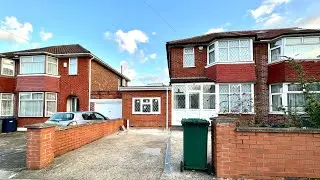 4 Bedroom house in Colindeep Lane, NW9