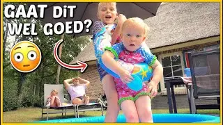 WAT DOET LUAN MET LUXY iN HET ZWEMBAD? 😳 | Bellinga Vlog #1818