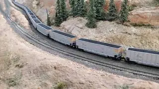 Kato Bethgon Union Pacific coal loaded gondolas UP