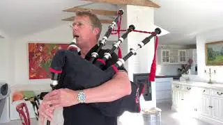 Peter MacKenzie Warren. Duncan MacRae bagpipes SL10