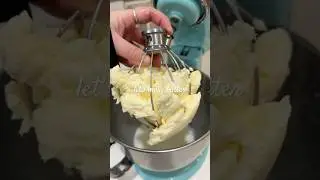 The besttt and so easy if you have a stand mixer! ✨ #texasmoms #homemade #butter #homemadebutter