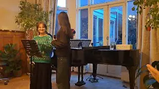 BONUS TRACK: SANTA BABY CECILIA AND MICAELA