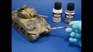 Weathering tracks using vallejo washes on Sherman Tank