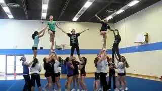 BDHS Cheer- Pyramid