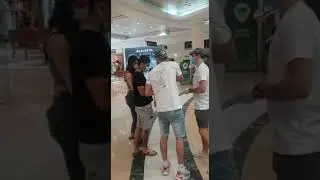חיילים משוחררים מהבית של בנג'י מסבירים על הקורונה לתושבים